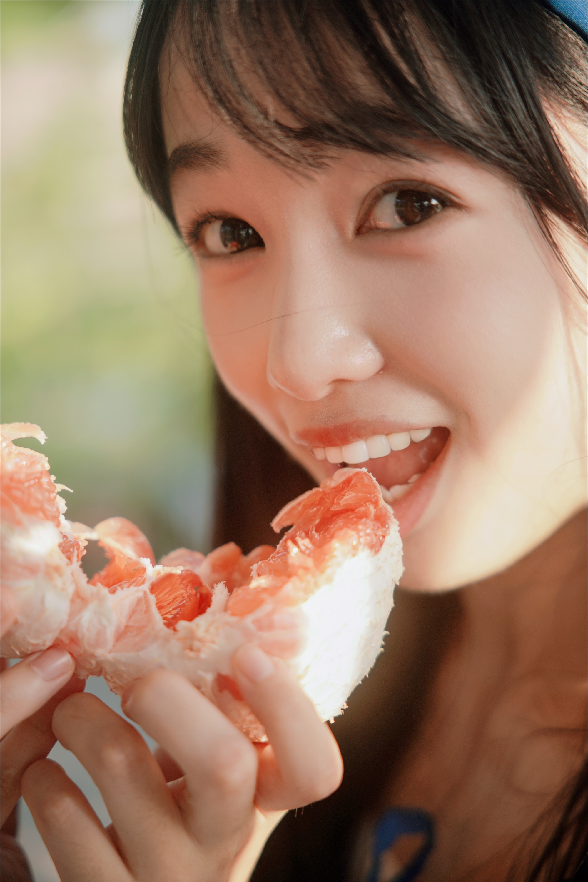 YITUYU艺图语 2025.01.08 田园暮歌，花裙少女之韵 巨大王